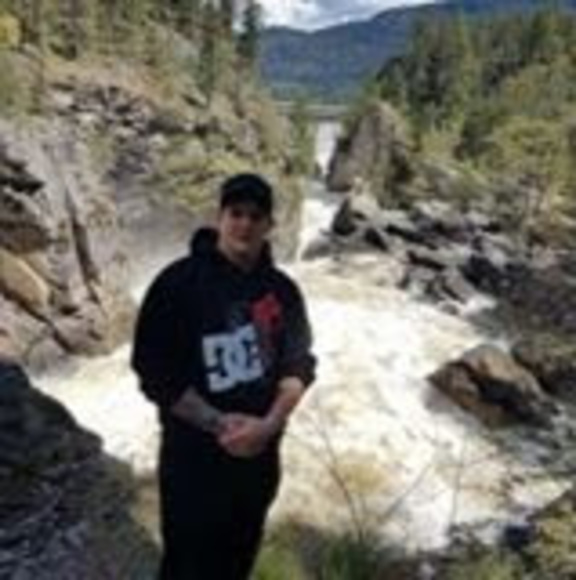 Meet your Posher, Calvin - Picture 1 of 1